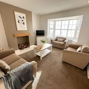  Holiday home Carew Place By Blue Skies